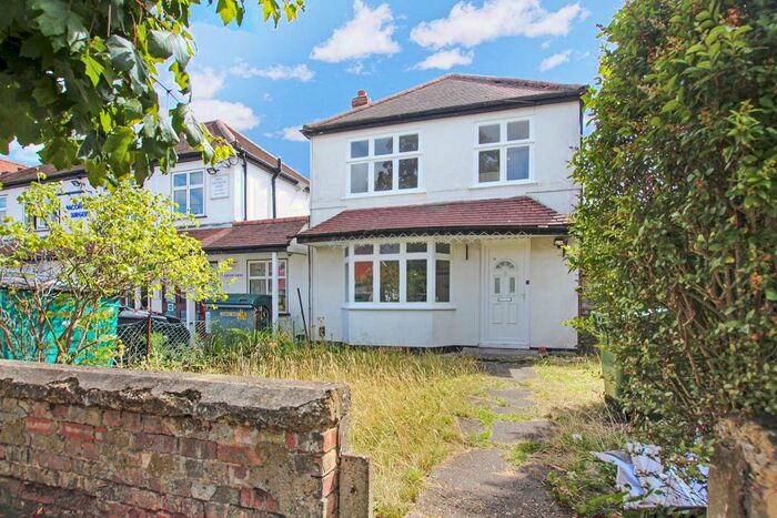 3 Bedroom End Of Terrace House To Rent In Edgware, HA8