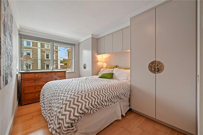 1 Bedroom Flat For Sale In Giles House, Westbourne Grove, London, W11