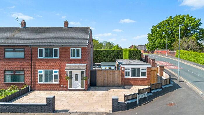 4 Bedroom Semi-Detached House For Sale In Kenilworth Gardens, Newton-Le-Willows, WA12