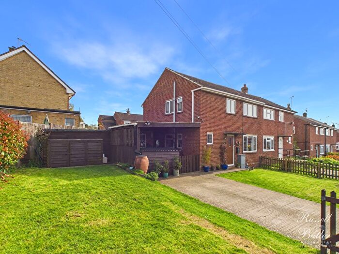 3 Bedroom Semi Detached House For Sale In Wayneflete Avenue, Brackley, NN13