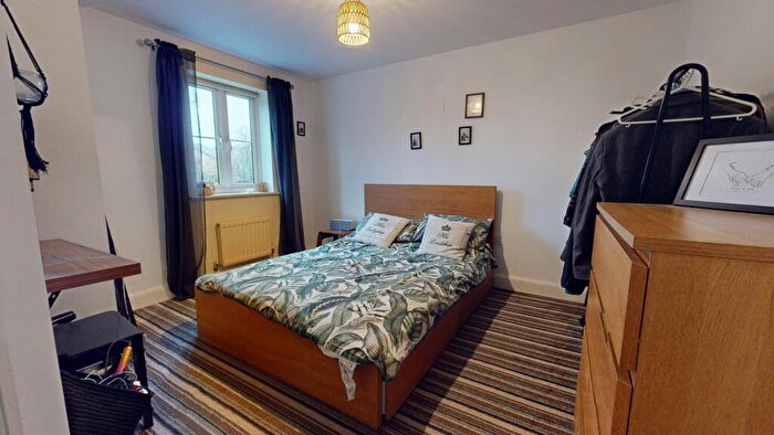 3 Bedroom End Of Terrace House For Sale In Dennetts Close, Daventry, NN11