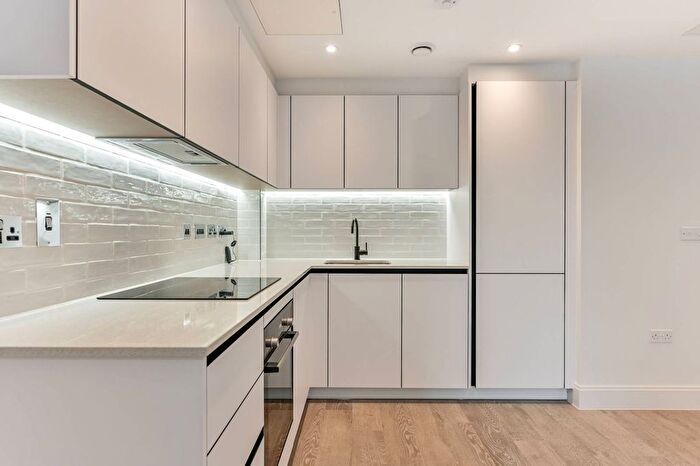 1 Bedroom Flat To Rent In Horlicks Quarter, Slough, SL1