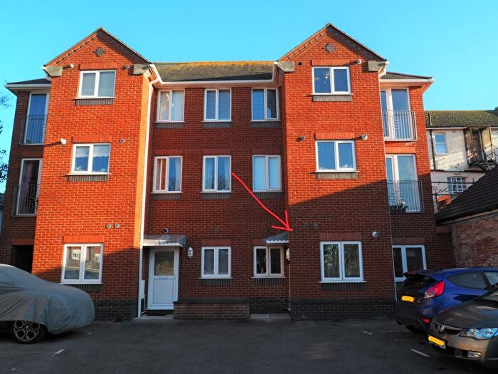 1 Bedroom Flat To Rent In Bargates, Christchurch, BH23