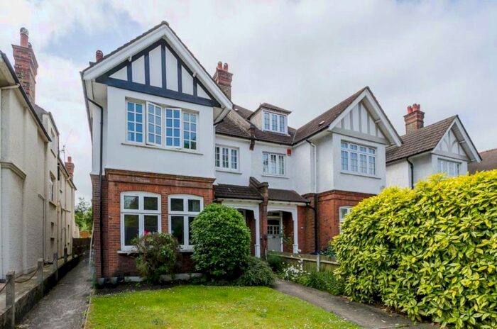 1 Bedroom Flat To Rent In Sheen Road, Richmond, TW10