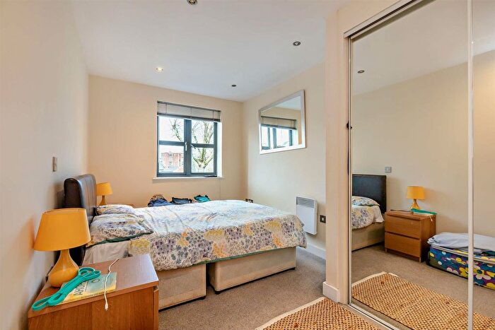 2 Bedroom Flat For Sale In Wellington Street, Stockport, SK1