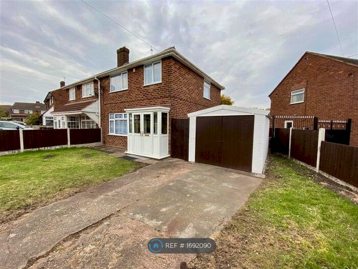 3 Bedroom Semi-Detached House To Rent In Broadmoor Road, Bilston, WV14