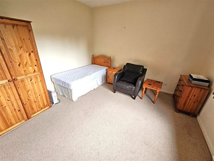 1 Bedroom Property To Rent In Reading Road South, Fleet, GU52