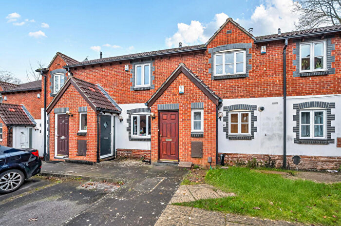 2 Bedroom Apartment For Sale In Green Ridges, Headington, Oxford, OX3