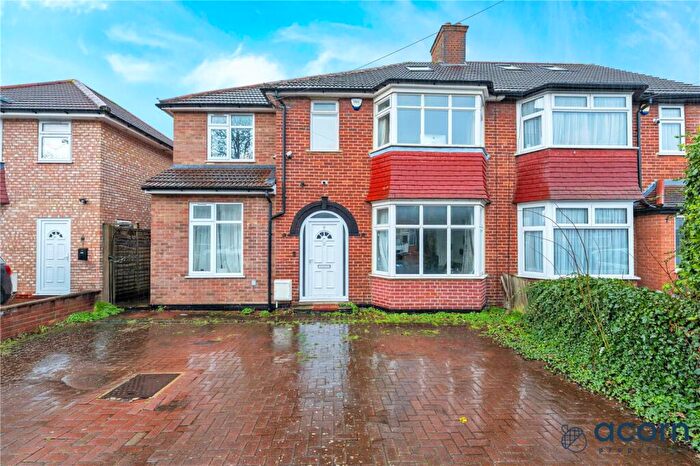 4 Bedroom Semi Detached House For Sale In Poolsford Road, Colindale, London, NW9