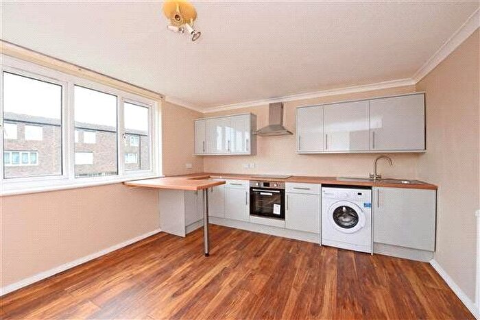 4 Bedroom Flat For Sale In Dowdeswell Close, Putney, SW15