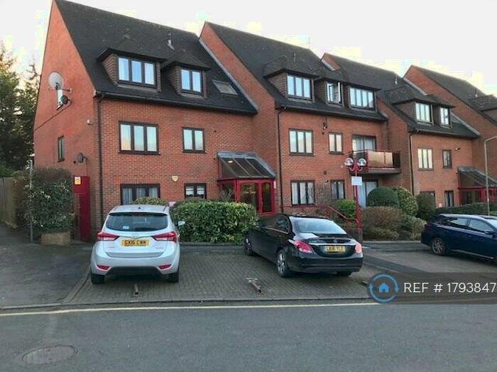 1 Bedroom Flat To Rent In Arden Grange, London, N12