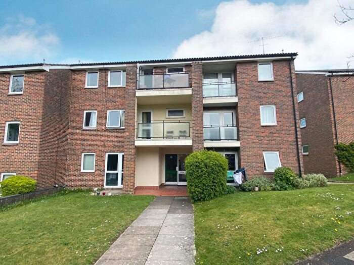 2 Bedroom Flat To Rent In Elder Close, Winchester, SO22