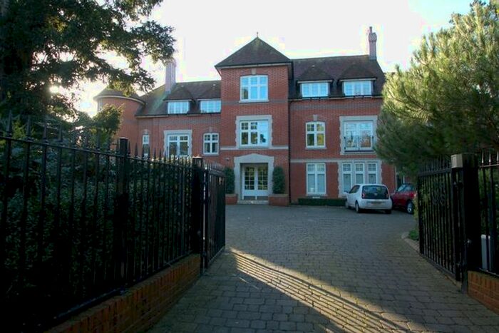 1 Bedroom Flat To Rent In New Dover Road, Canterbury, CT1