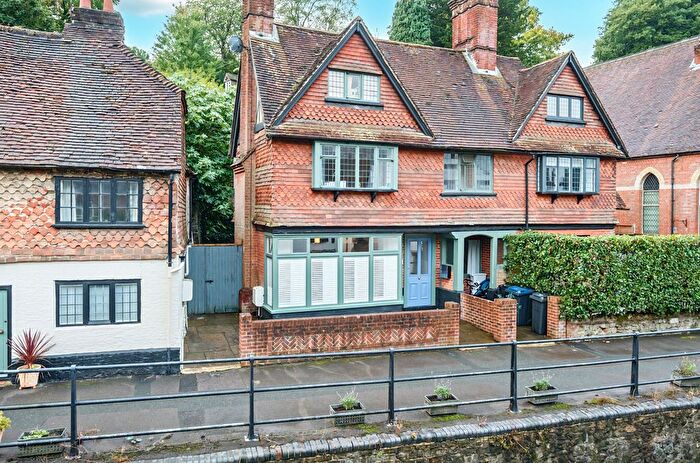 2 Bedroom Maisonette For Sale In Haslemere, Surrey, GU27