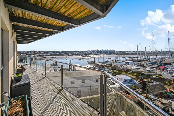 2 Bedroom Flat For Sale In Mariner Point, Brighton Road, Shoreham, West Sussex, BN43