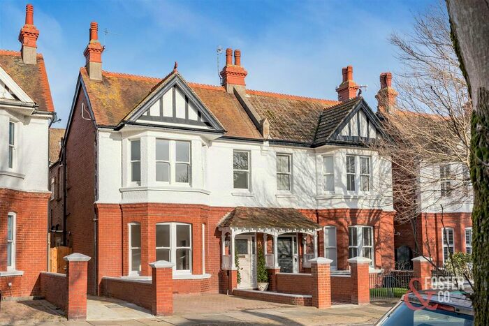 4 Bedroom Semi-Detached House To Rent In Vallance Road, Hove, BN3