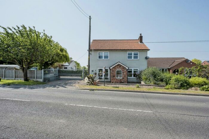 4 Bedroom Detached House For Sale In Haxey Road, Epworth, Doncaster, DN9