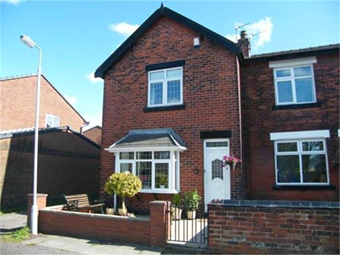 3 Bedroom Terraced House To Rent In Denton Road, Bolton, BL2