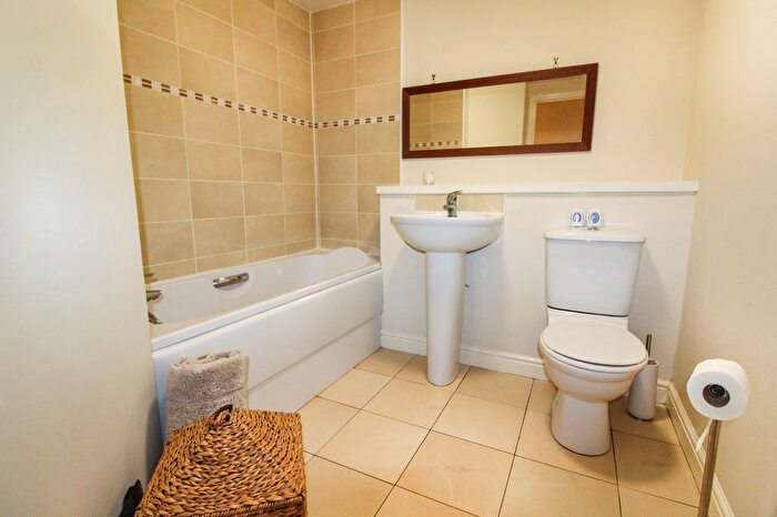 2 Bedroom Flat For Sale In Willowbank Place, Bonhill, Alexandria, G83