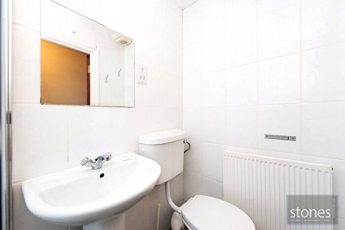 Apartment To Rent In Belsize Avenue, London, NW3
