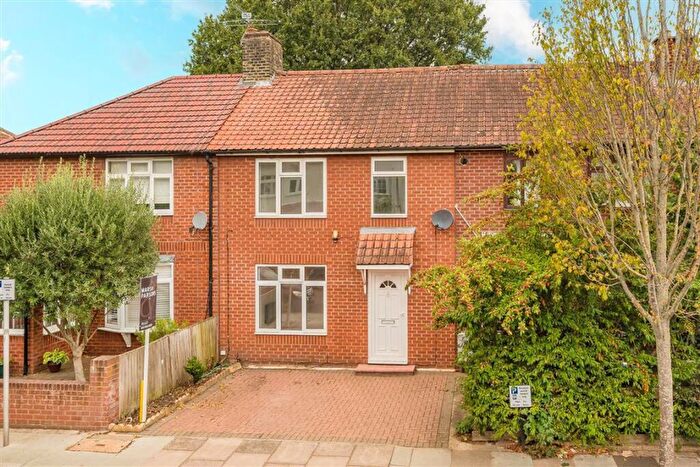 3 Bedroom House To Rent In Boileau Road, Barnes, SW13