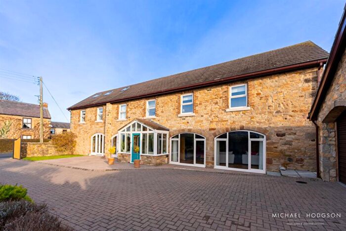 4 Bedroom Semi-Detached House For Sale In The Granaries, Offerton, Sunderland, SR4