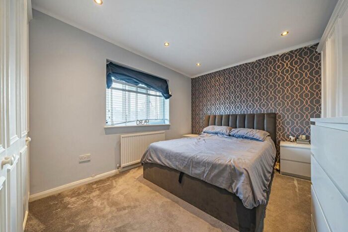 3 Bedroom Terraced House For Sale In Melfield Gardens, Beckenham Hill, SE6
