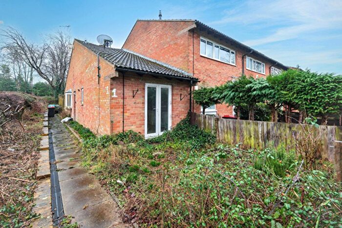 1 Bedroom Bungalow For Sale In Church Lees, Great Linford, Milton Keynes, MK14