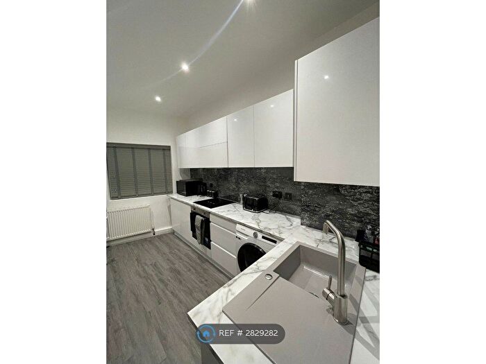 5 Bedroom End Of Terrace House To Rent In Fulwood Road, Liverpool, L17
