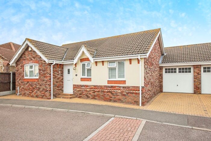 2 Bedroom Detached Bungalow For Sale In Bramble Way, Clacton-On-Sea, CO15