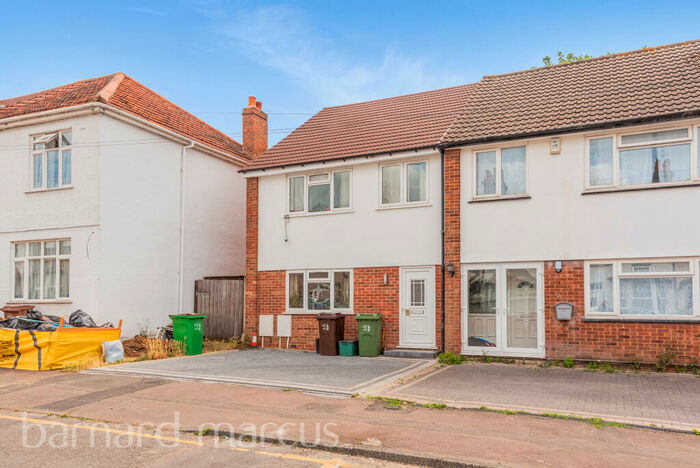 3 Bedroom Apartment To Rent In Vale Road, Sutton, SM1