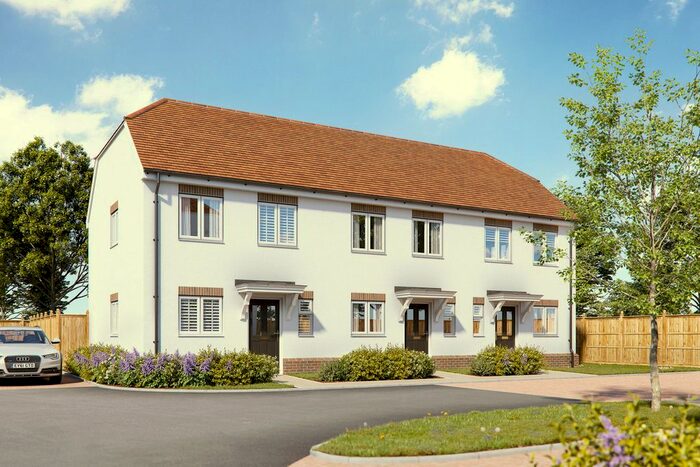 2 Bedroom End Terrace House For Sale In Eastwoodbury Lane, Southend-On-Sea, SS2