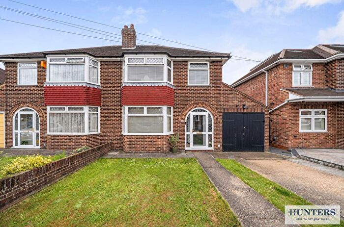 3 Bedroom Semi Detached House For Sale In Marina Drive, Welling, DA16
