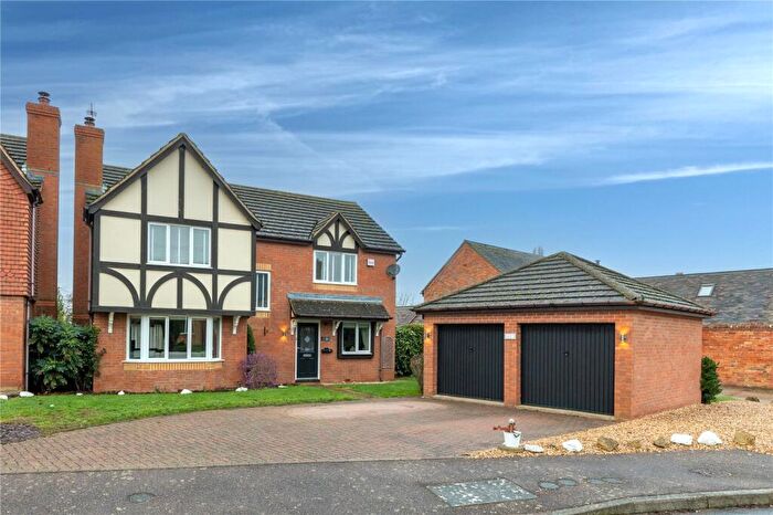 4 Bedroom Detached House For Sale In Newbolt Close, Newport Pagnell, Buckinghamshire, MK16