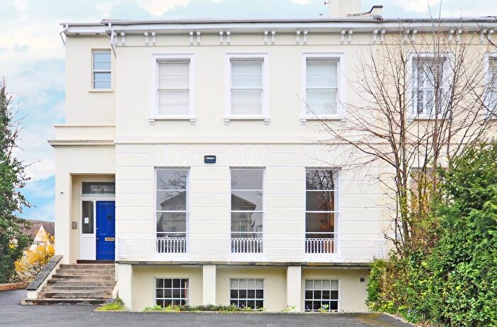2 Bedroom Flat To Rent In Lansdown Road, Lansdown, Cheltenham, GL51