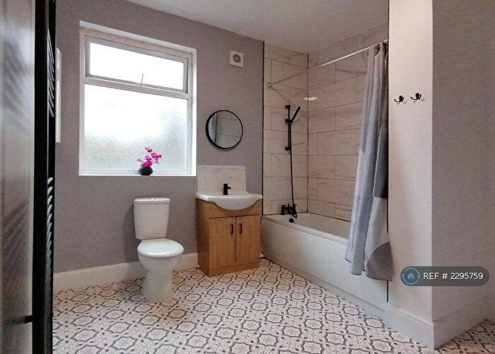 3 Bedroom Terraced House To Rent In Port Tennant Road, Swansea, SA1