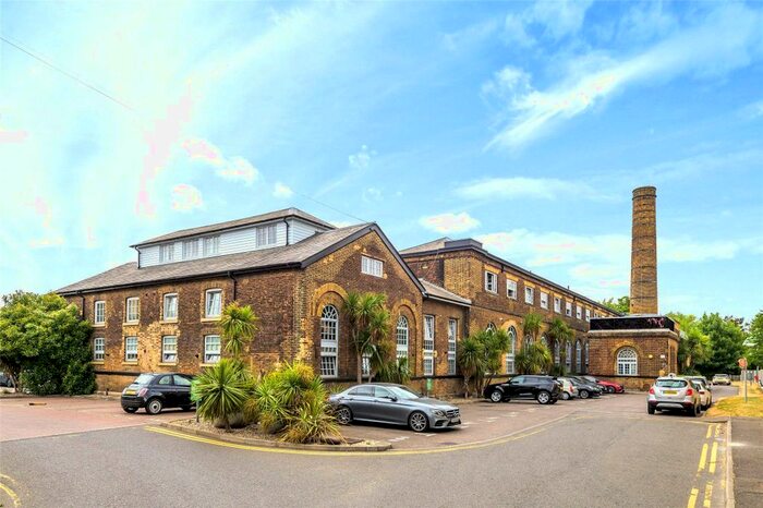 1 Bedroom Flat To Rent In The Railstore (South Block), Kidman Close, Gidea Park, Romford, RM2