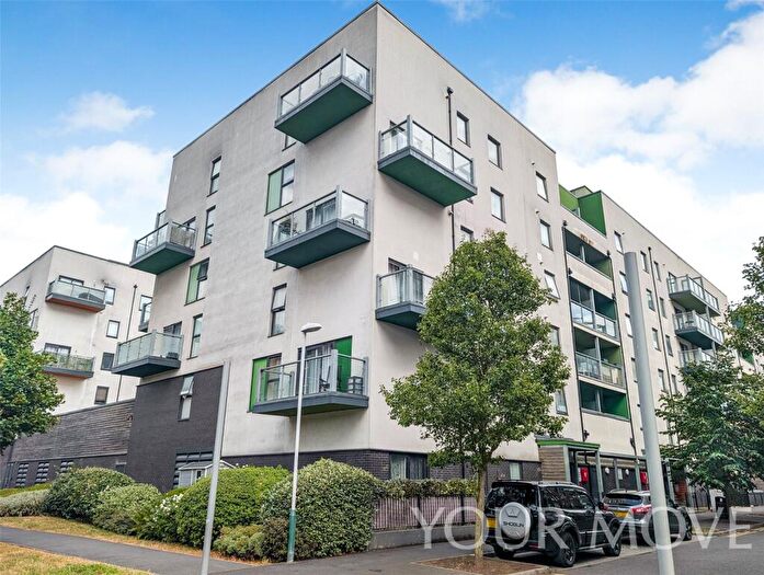 2 Bedroom Flat For Sale In Crown Drive, Romford, RM7