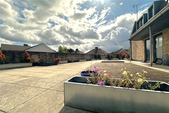 2 Bedroom Flat For Sale In Frimley Road, Camberley, Surrey, GU15