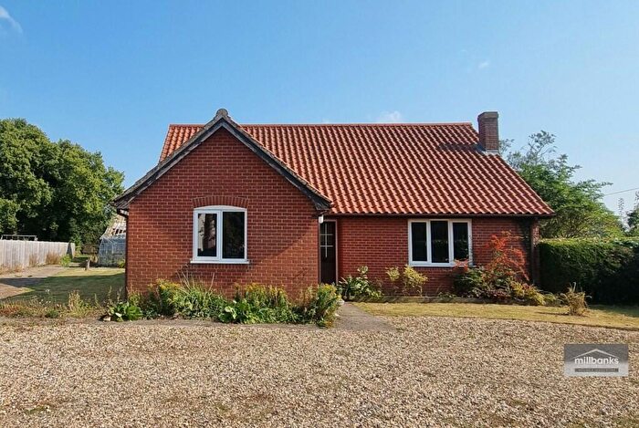 3 Bedroom Detached Bungalow For Sale In Long Street, Great Ellingham, NR17