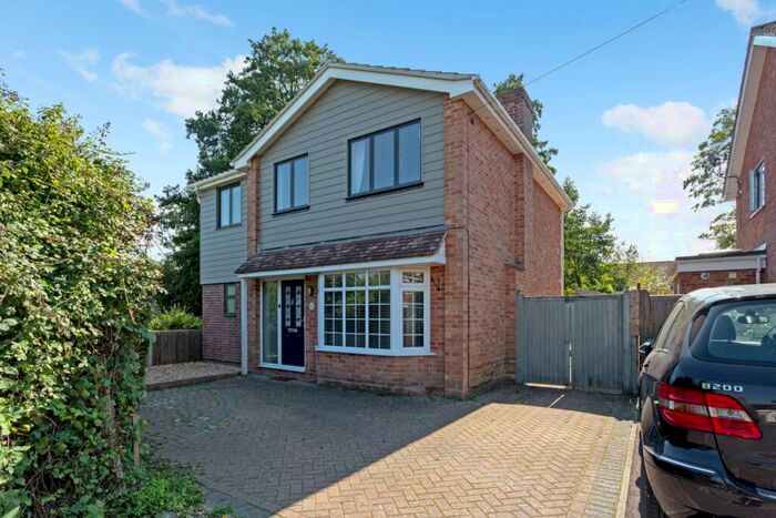 3 Bedroom Detached House To Rent In Ellesmere Orchard Emsworth, PO10