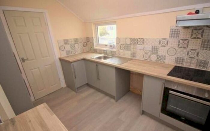 2 Bedroom Maisonette To Rent In Caerphilly Road, Heath, Cardiff, CF14