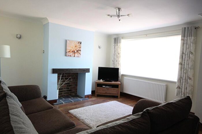 2 Bedroom House To Rent In Elmfield Avenue (/-/), DH1