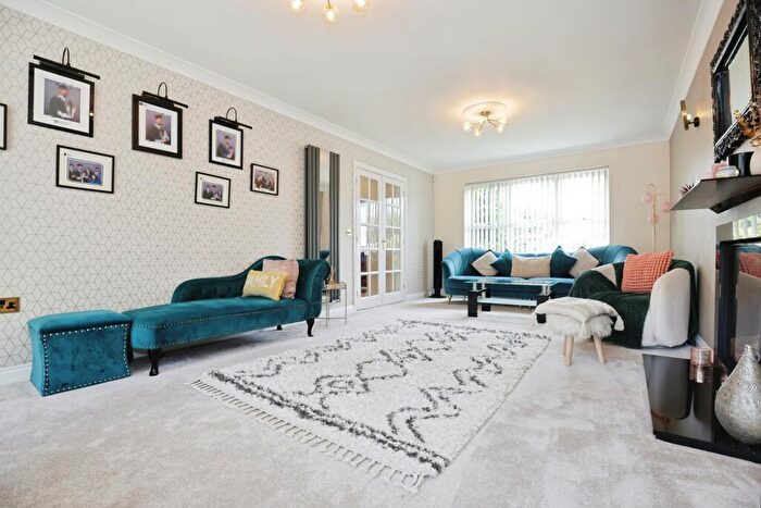 5 Bedroom Detached House For Sale In Alicia Close, Rugby, CV22