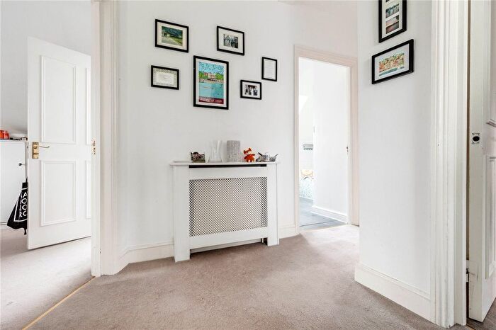 2 Bedroom Flat To Rent In Fernhill Place, - Chartfield Avenue, Putney, London, SW15