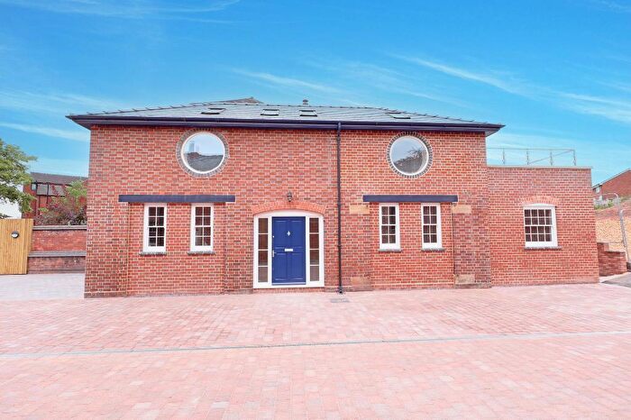 3 Bedroom Cottage To Rent In Northesk Street, Stone, Staffordshire, ST15