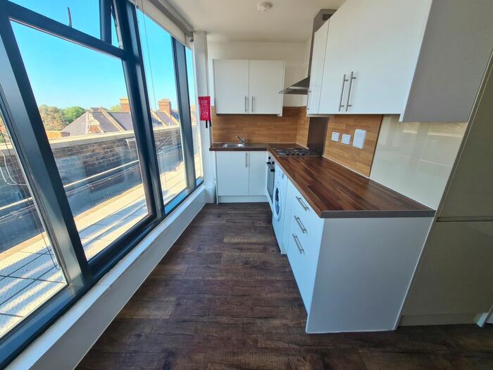 1 Bedroom Flat To Rent In High Street, Walthamstow, E17