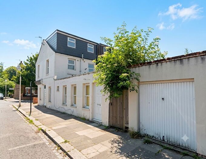 1 Bedroom Flat To Rent In Salisbury Road, West Ealing, W13