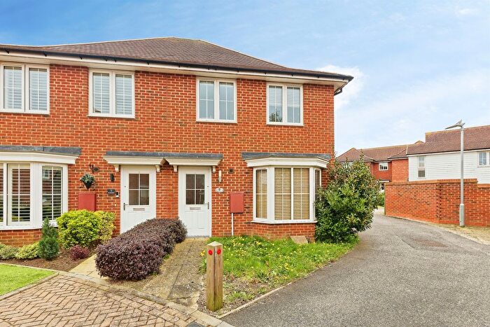 3 Bedroom Semi-Detached House For Sale In Harrison Road, Aylesham, Canterbury, CT3