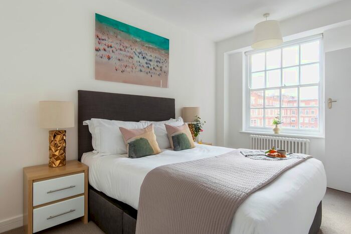 1 Bedroom Flat To Rent In Dolphin Square, Pimlico, London, SW1V